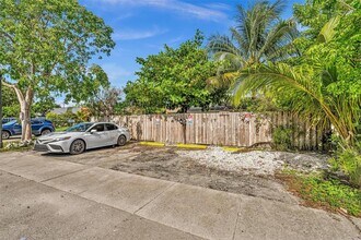 1515-1517 NW 8th Ave in Fort Lauderdale, FL - Building Photo - Building Photo