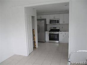94 Roger Ave in Inwood, NY - Building Photo - Building Photo