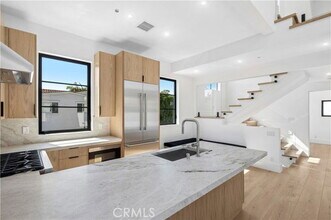 700 Breakers Dr in Newport Beach, CA - Building Photo - Building Photo