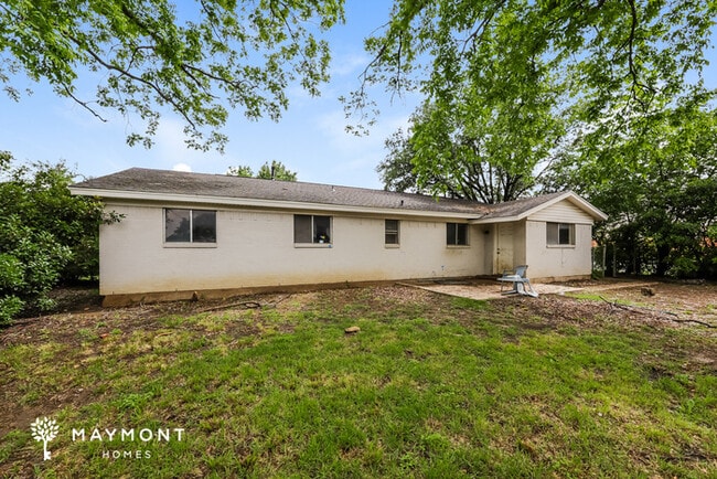 2401 Catalo Ln in Arlington, TX - Building Photo - Building Photo
