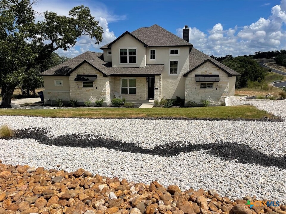 710 Caballo Trail in Canyon Lake, TX - Building Photo