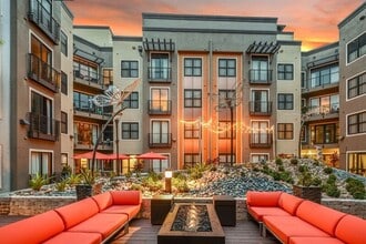 Fusion 1560 in St. Petersburg, FL - Foto de edificio - Building Photo