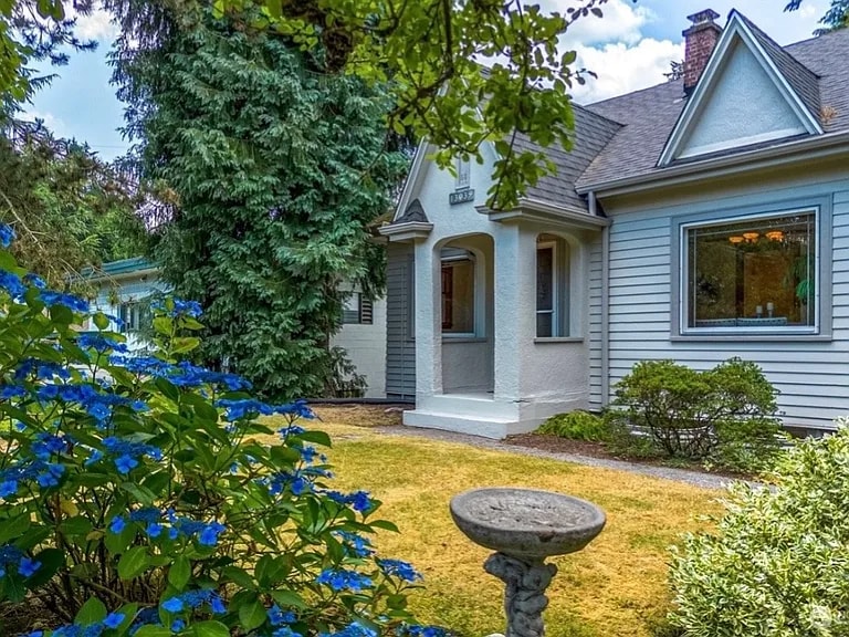 13039 3rd Ave NE in Seattle, WA - Building Photo