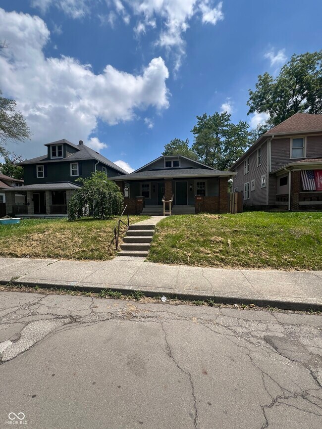 property at 1223 N Oxford St
