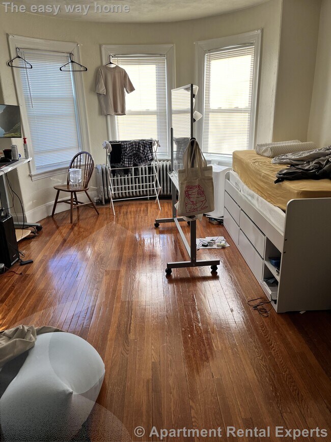 44 Central St, Unit #2 in Somerville, MA - Building Photo - Building Photo