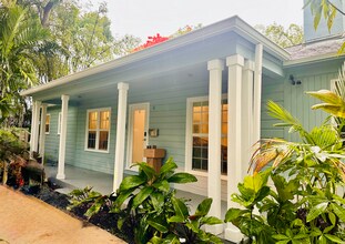 5023 SW 59th Ave in Miami, FL - Building Photo - Building Photo