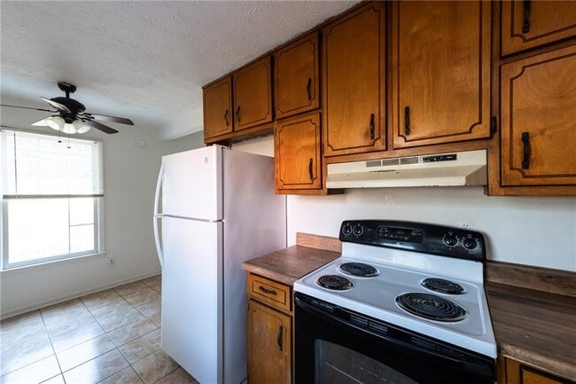 property at 8173 Magnolia Dr