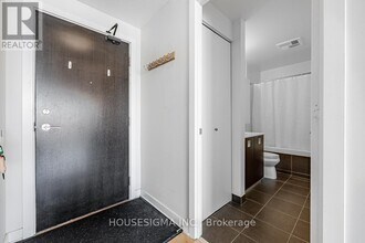 33-2133 Charles St E in Toronto, ON - Building Photo - Building Photo