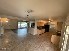7410 E Edgemont Ave in Scottsdale, AZ - Building Photo - Building Photo