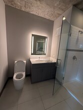 180 N Elizabeth St in Chicago, IL - Foto de edificio - Building Photo