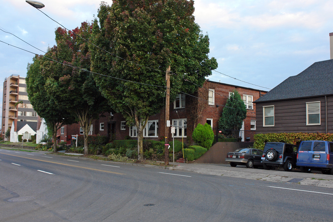 Rosegate Apartments in Portland, OR - Building Photo