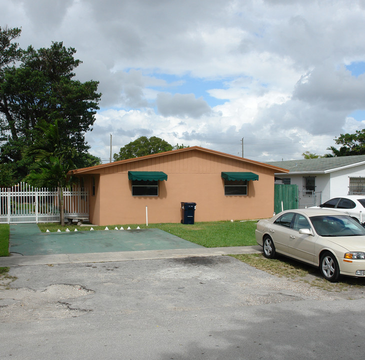 10811 SW 7th Ter in Miami, FL - Building Photo