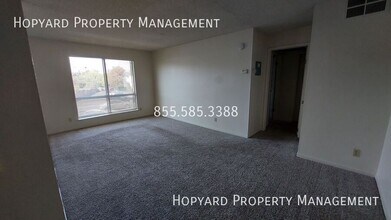 5155 Arden Way in Carmichael, CA - Building Photo - Building Photo