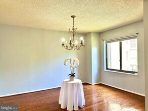 3310 N Leisure World Blvd in Silver Spring, MD - Building Photo - Building Photo