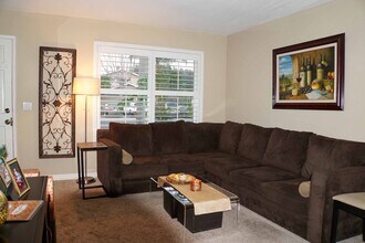 9928 Continental Dr in Huntington Beach, CA - Building Photo - Building Photo