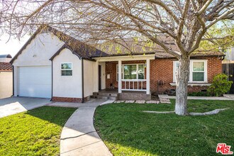 523 E Fairmount Rd in Burbank, CA - Building Photo - Building Photo