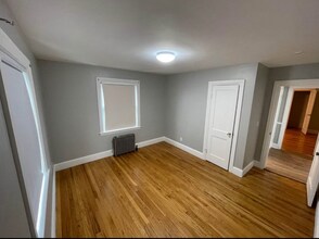 26 Chaucer St, Unit 1 in Providence, RI - Building Photo - Building Photo