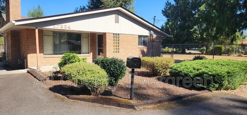 17224 SE Wax Rd in Covington, WA - Building Photo