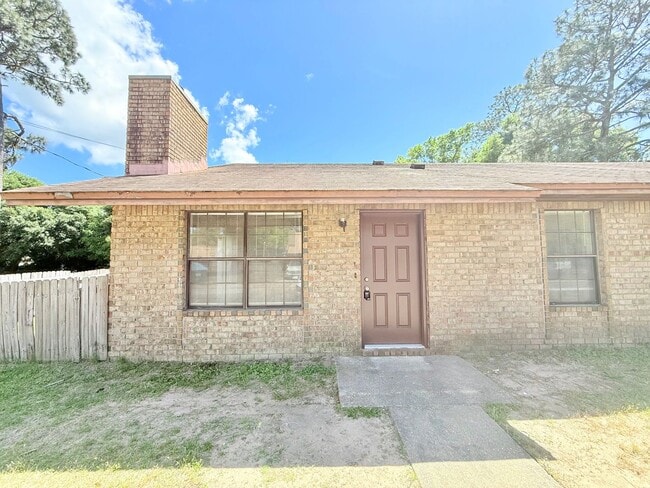 property at 3864 Oakus Dr