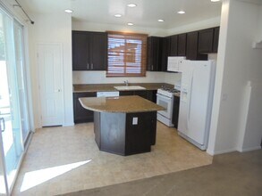 18139 W Smokey Dr in Surprise, AZ - Foto de edificio - Building Photo