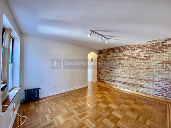 175 Pinehurst Ave in New York, NY - Building Photo - Building Photo