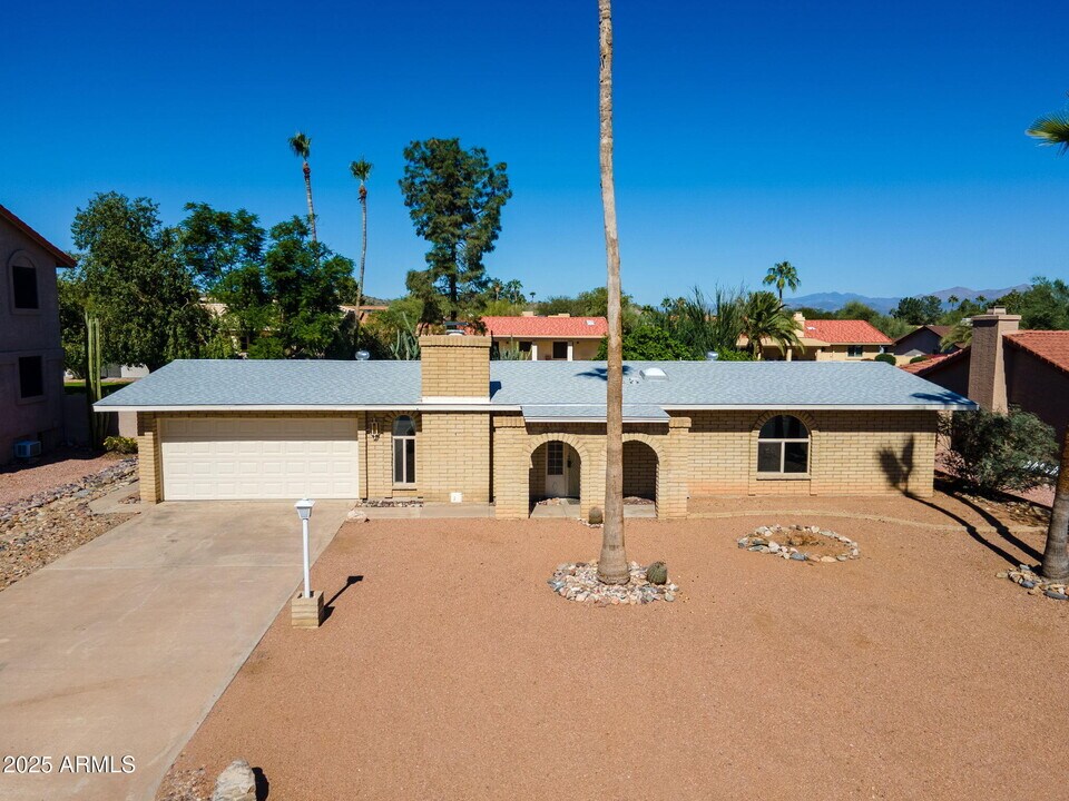 17316 Valloroso Dr in Fountain Hills, AZ - Foto de edificio