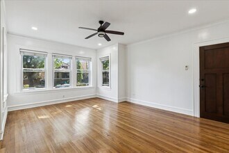 6724 N Campbell Ave in Chicago, IL - Building Photo - Building Photo