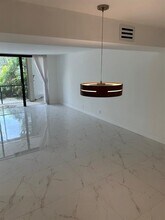 16300 Golf Club Rd in Weston, FL - Building Photo - Building Photo