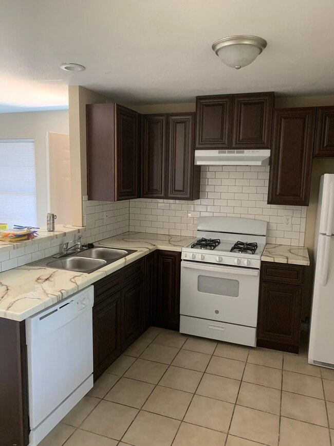 303 Algerita Dr, Unit C in Georgetown, TX - Foto de edificio - Building Photo