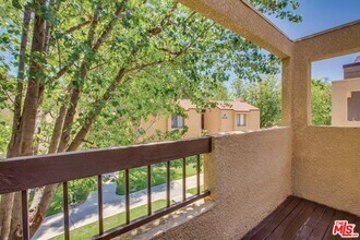 5922 Las Virgenes Rd in Calabasas, CA - Building Photo - Building Photo