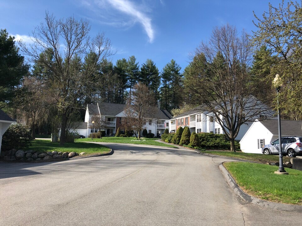 29 Windsor Ct, Unit I in Keene, NH - Building Photo