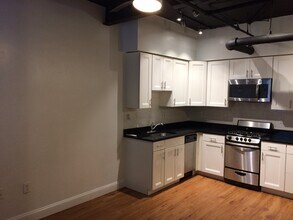 165 Park Dr in Boston, MA - Building Photo - Building Photo