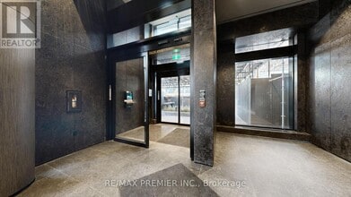 110 Broadway Ave in Toronto, ON - Building Photo - Building Photo