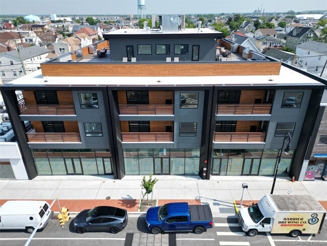 135 E Park Ave in Long Beach, NY - Building Photo - Building Photo