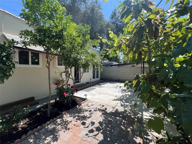 303 1/2 San Pascual Ave in Los Angeles, CA - Building Photo - Building Photo