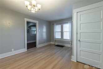 9 S Maple Ave, Unit 7 in Fairborn, OH - Building Photo - Building Photo