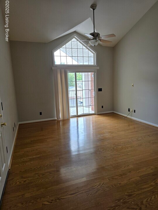 1110 Westlynne Place in Louisville, KY - Building Photo