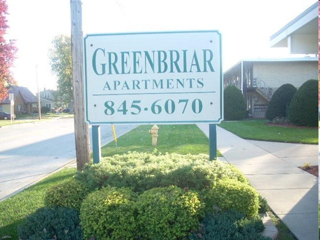 Greenbriar Apartments in Hammond, IN - Building Photo - Building Photo