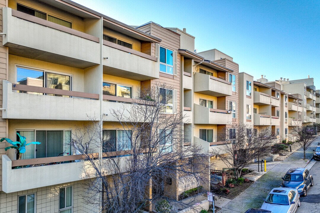 55 Fairmount Ave in Oakland, CA - Building Photo