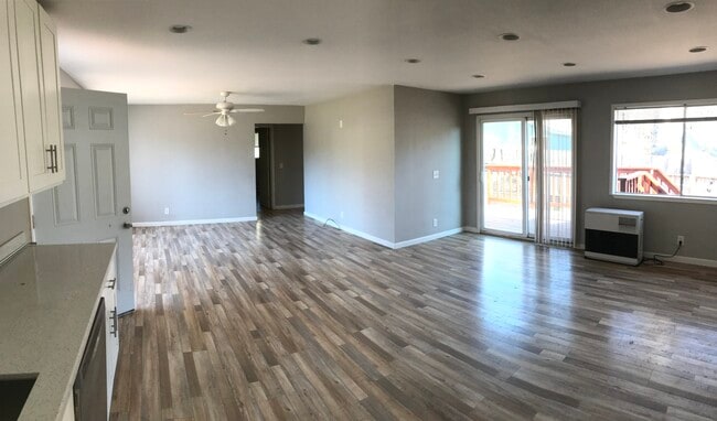 14601 Uhl Ave in Clearlake, CA - Building Photo - Building Photo