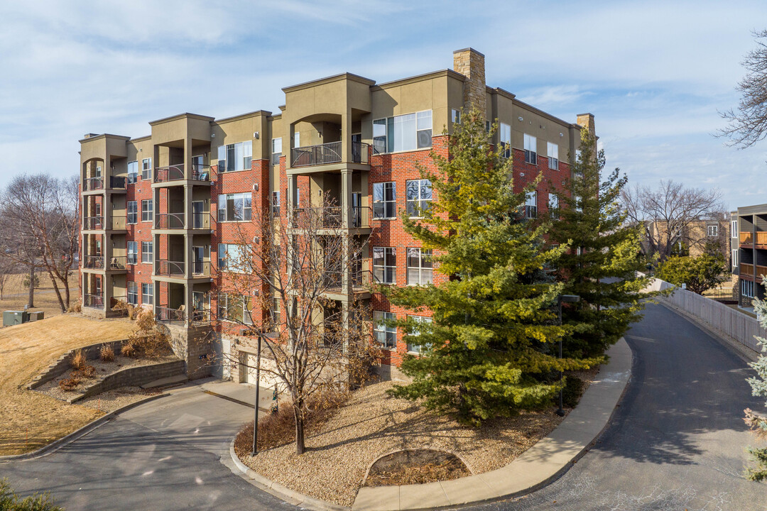 ParkSide Condominiums in St. Louis Park, MN - Building Photo