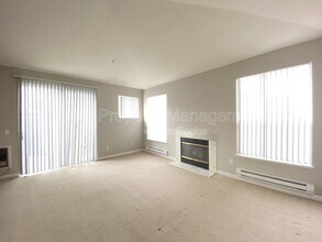 3695 Stevenson Blvd in Fremont, CA - Foto de edificio - Building Photo