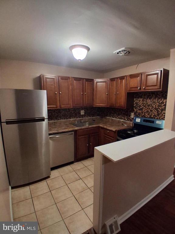 12508 Knights Rd in Philadelphia, PA - Building Photo - Building Photo