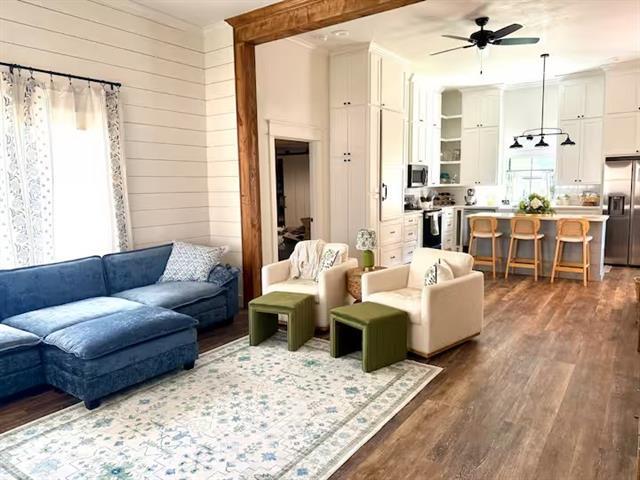 608 N Belknap St in Stephenville, TX - Building Photo - Building Photo