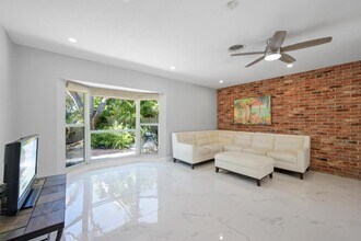 1801 NE 48th Ct in Fort Lauderdale, FL - Building Photo - Building Photo