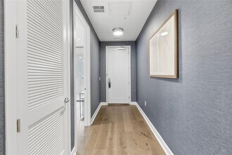 82 Island Dr in Horseshoe Bay, TX - Building Photo - Building Photo