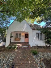 2565 Freeport Blvd in Sacramento, CA - Building Photo - Building Photo