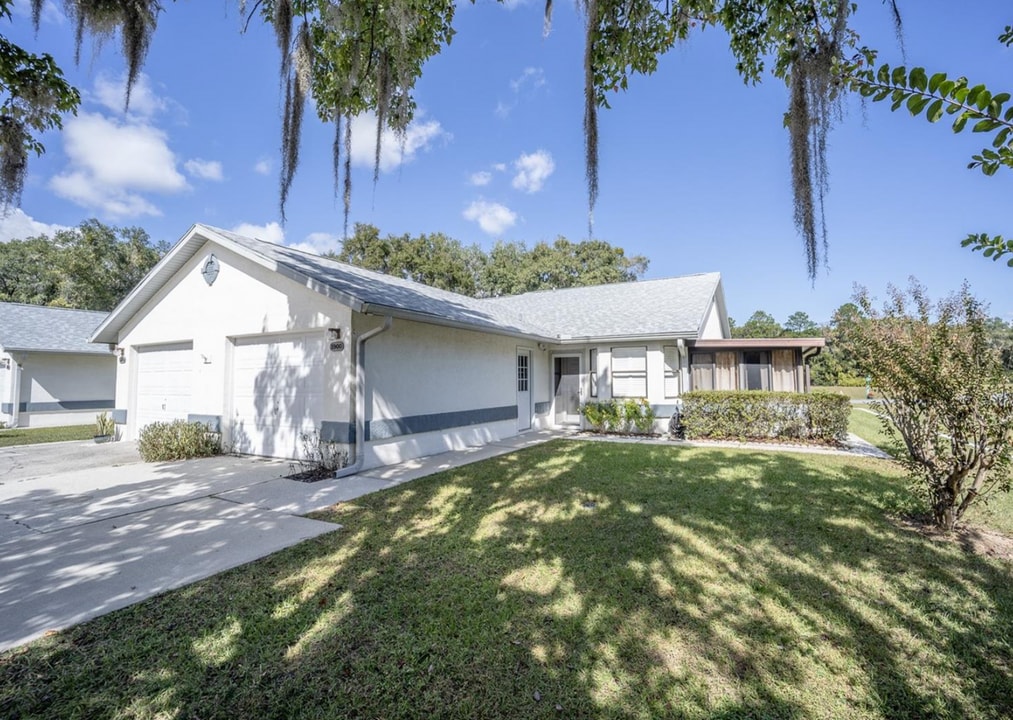 1900 Flame Bush Terrace in Inverness, FL - Building Photo