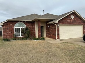 1812 Creekside Dr in Norman, OK - Building Photo - Building Photo