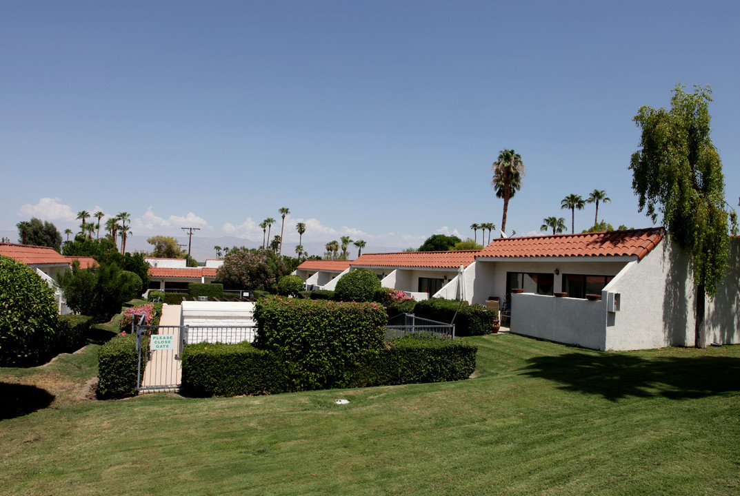 Atrium Villas in Palm Desert, CA - Building Photo